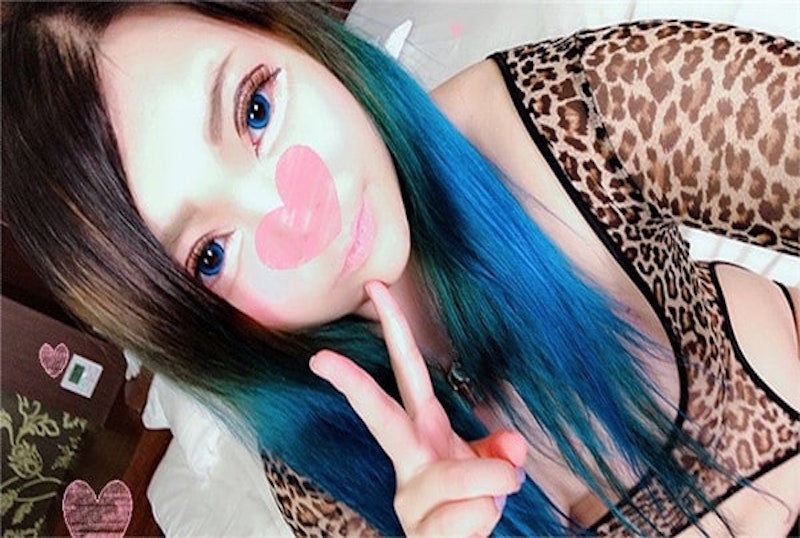FC2-987479 【個人攝影】19歲 S級巨乳白辣妹，　性感扮演潤滑液玩法， 滑溜的身體洗老二服侍來榨取精液！！ 素人