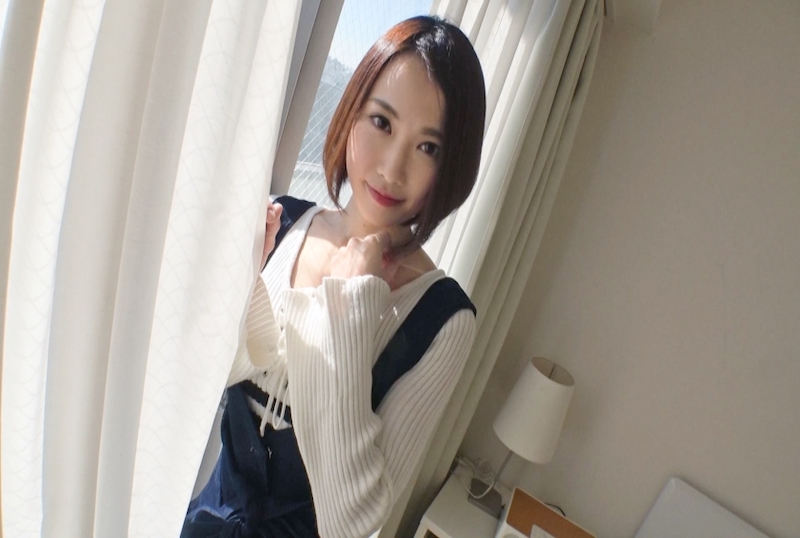 SIRO-3354 27岁的办公室小姐。 她拥有纤细的模特身材和美丽的脸庞。 上原千佳