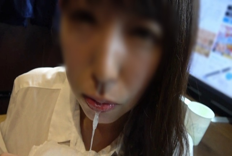 FC2-1100643 你喜欢听话的已婚女性吗？我在工作期间强行打电话给他，让他马上来给我口交！！将带著精子气味返回工作.... 素人