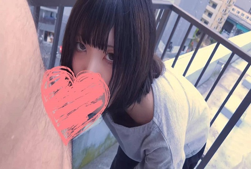 FC2-4676435 【个人拍摄+户外】毛茸茸的少女，学校屋顶口交应援3万日元！！ 素人