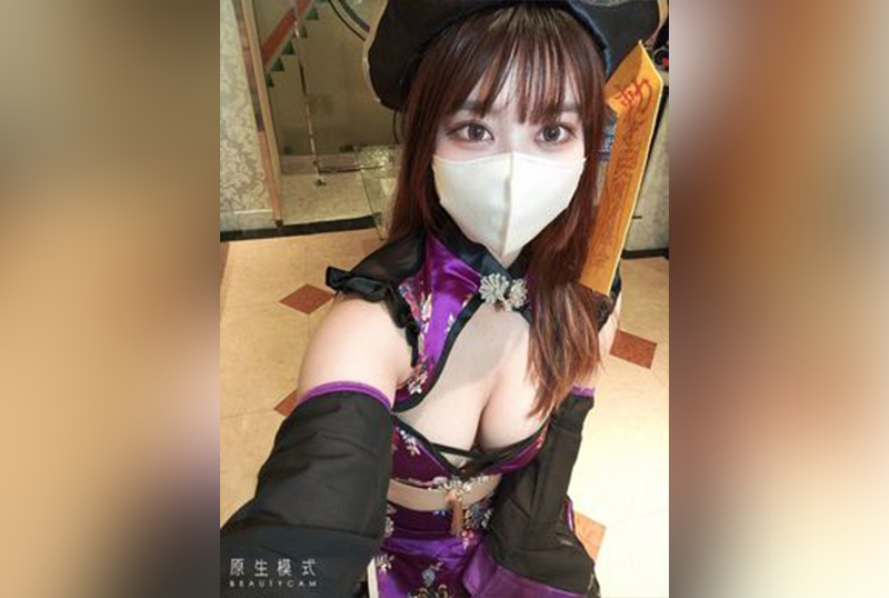 FC24684320 与 Fcup 少女偶像 进行 Cosplay 现场性爱，她拥有高挺的乳房和纤细的腰肢，笑容灿烂可爱。 素人