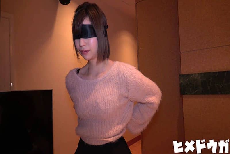 FC21025122 【完全业馀素人】18岁清纯美少女，制服完美身材无毛小穴，让我欲先欲死～～ 素人